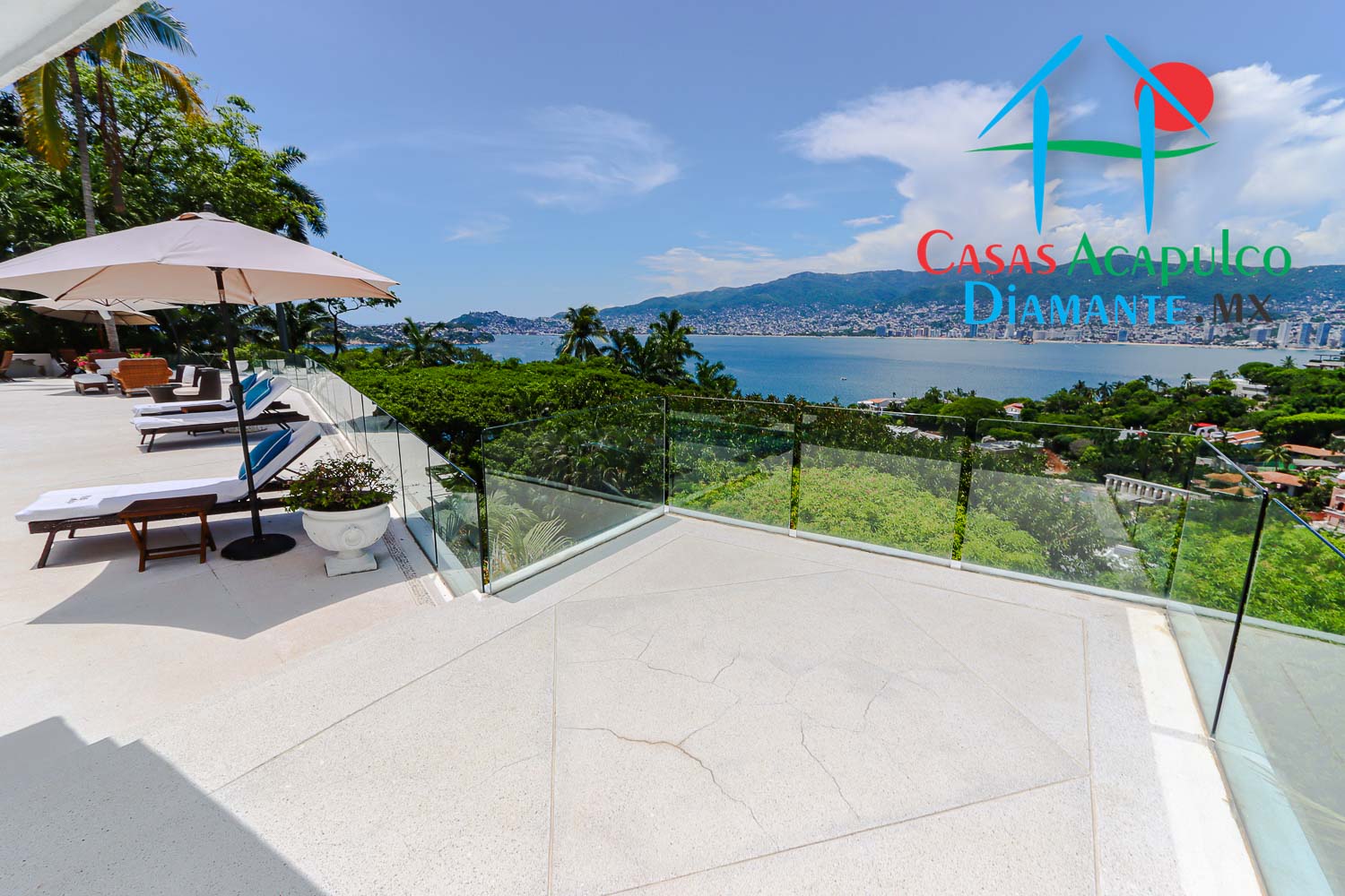 Villa Melgar - Terraza con alberca y asoleadero 8